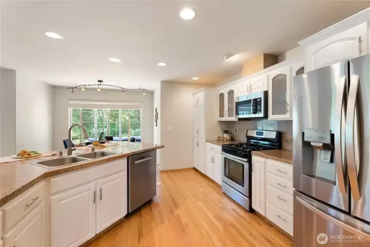 Large kitchen with lots of storage