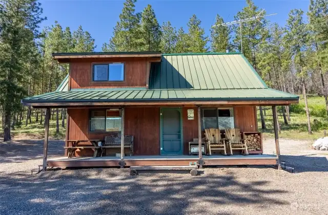 1 & 1/2 story cabin has so much to offer Winter, Spring, Summer and Fall.