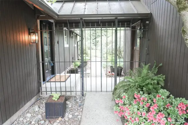 Every Aspect of this home brings nature and beauty together