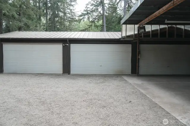 Detached 6 car garage/shop