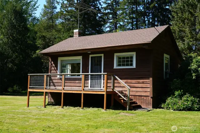 Cabin has a cute front porch