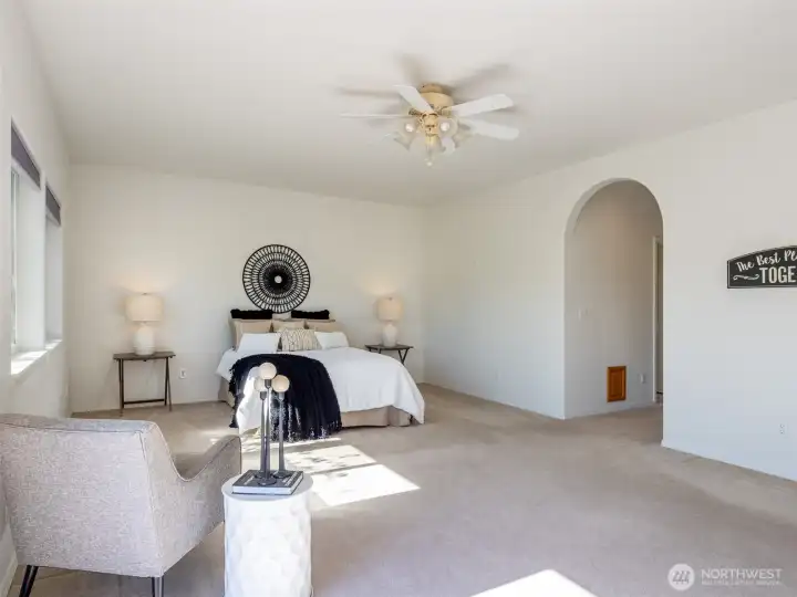 Huge primary bedroom