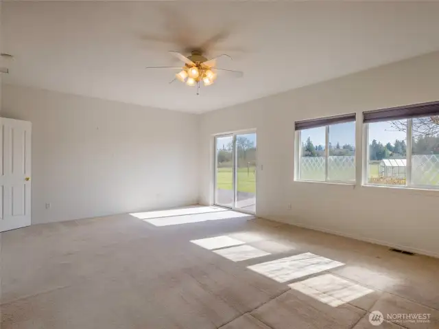 Huge Primary bedroom
