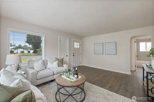 Living Room/Entry