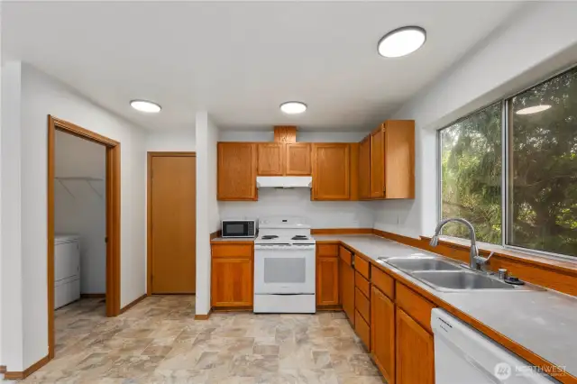 Fully equipped kitchen