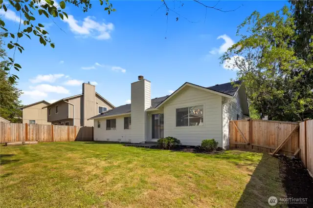 Fully Fenced (newer fence) yard!