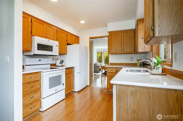 Quartz countertops, lots of cabinets, newer appliances