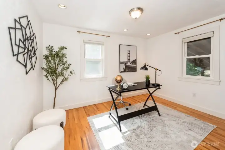 Extra office or bedroom