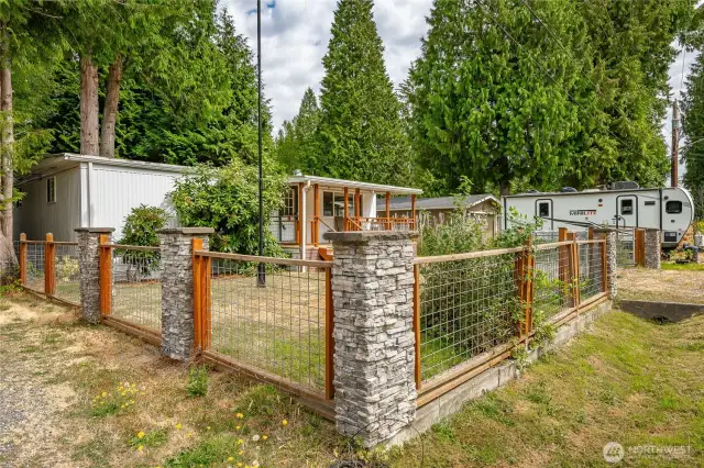 Fully fenced