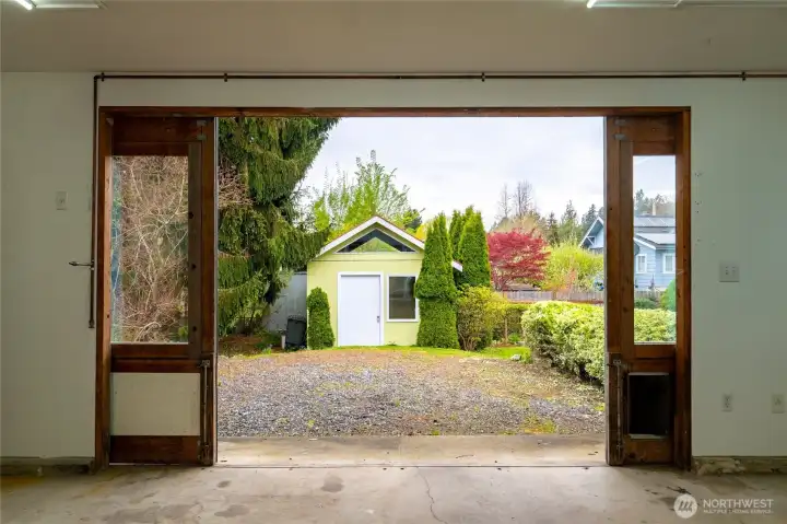 2 Big double doors create a drive-in, drive-out option