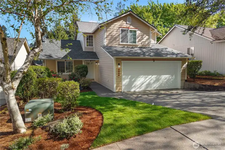 Welcome home to this well maintained 3 bed 2.5 bath, 1569 square feet home located in the popular Whisper Ridge community