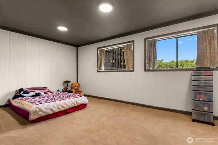 Downstairs bedroom 1