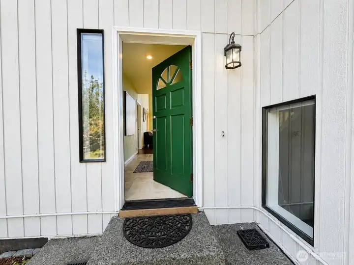 Welcome to 1216 Wheeler. Come on in. Welcome to 1216 Wheeler. Come on in.