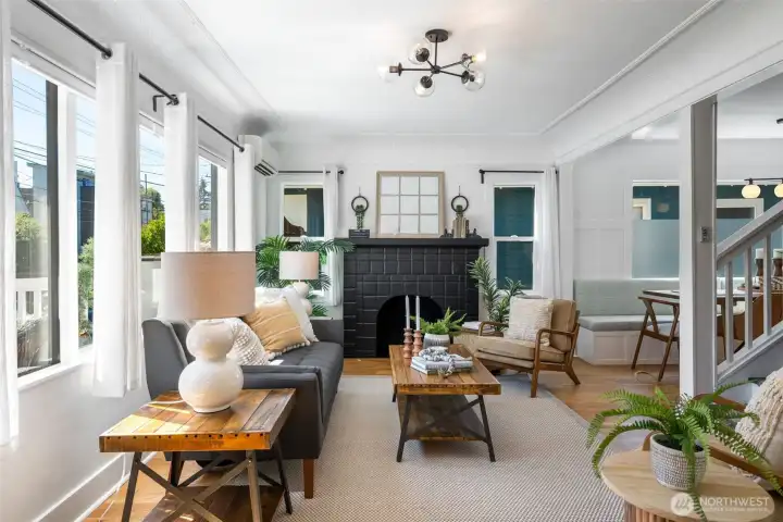 Good flow- either up the stairs to the main bedrooms or around the corner to the dining room and kitchen.