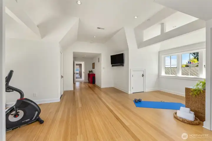 This could be an additional bedroom or used as a gym/flex space. This could be an additional bedroom or used as a gym/flex space.