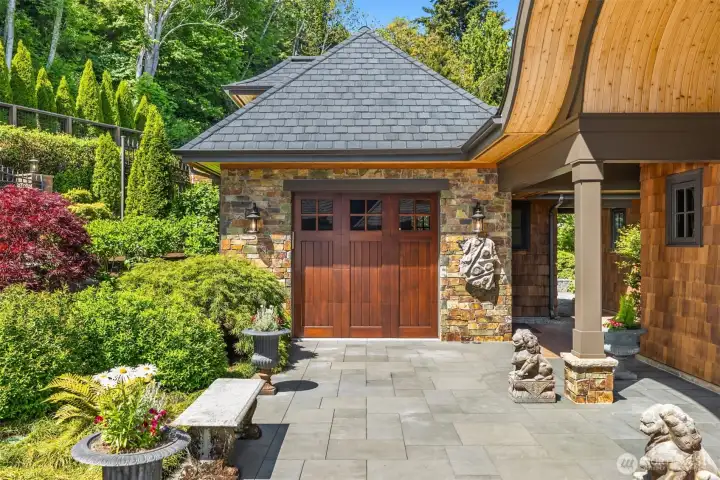 A unique space that can be a little "casa" or a space to use for whatever hobby you have a passion for. A unique space that can be a little "casa" or a space to use for whatever hobby you have a passion for.