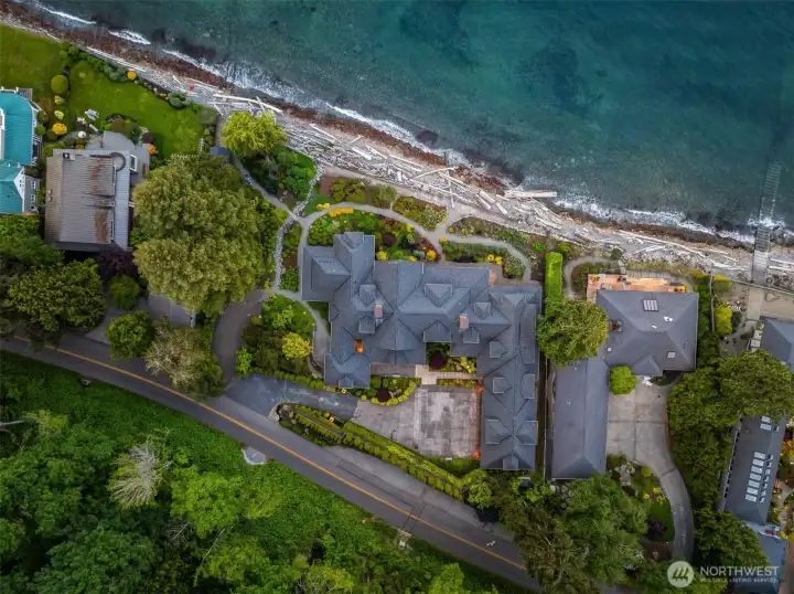 What a spectular photo that was captured to show you how the home is sited on a acre... What a spectular photo that was captured to show you how the home is sited on a acre...