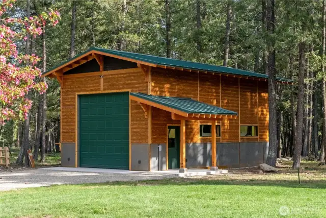 Brand new RV building with 30 & 250 amp service