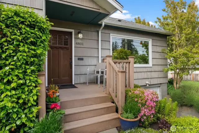 Lovely front porch to great your guests