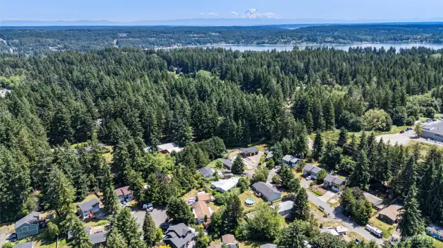 Location, close to shopping and HWY 16