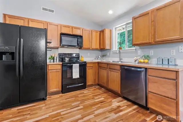 Kitchen with plenty of storage