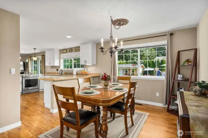 The dining room hub allows for an intimate dinner or room to stretch out for a large crowd.