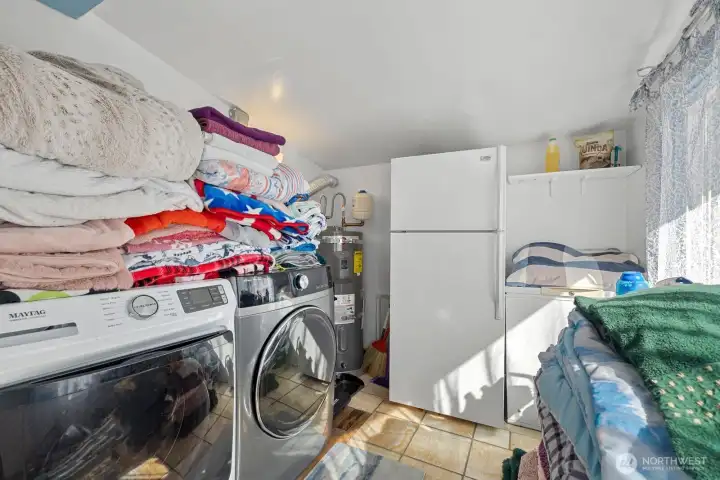 Utilites, laundry, pantry room