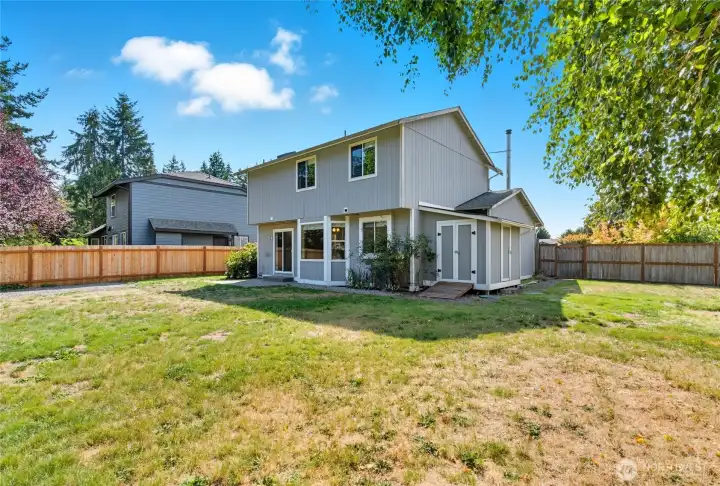 Such spaciousness and a blank canvas for your backyard creations!