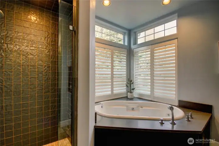 Junior suite full bath