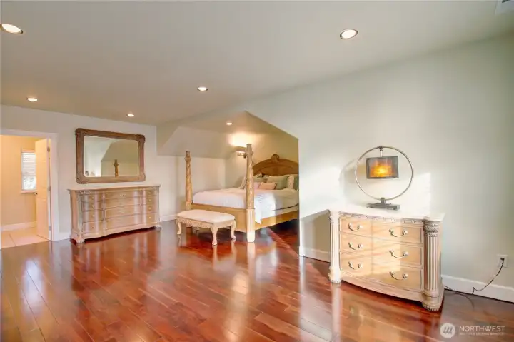 3rd bedroom (another junior suite)