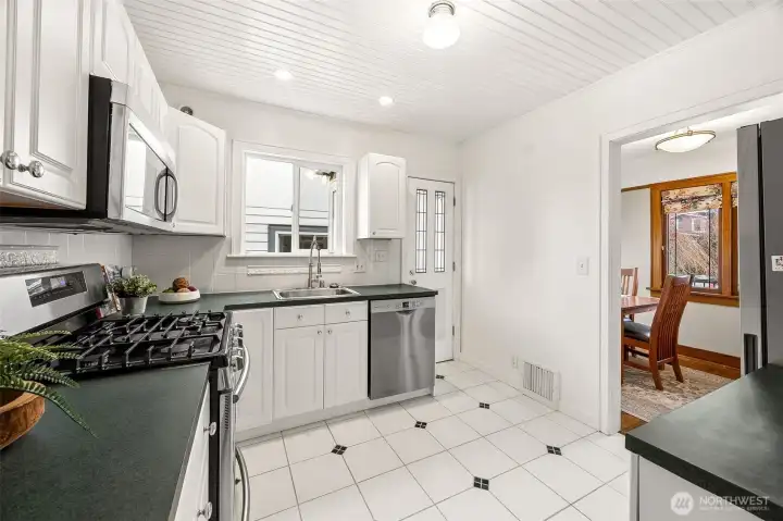 Gas stove and range in kitchen