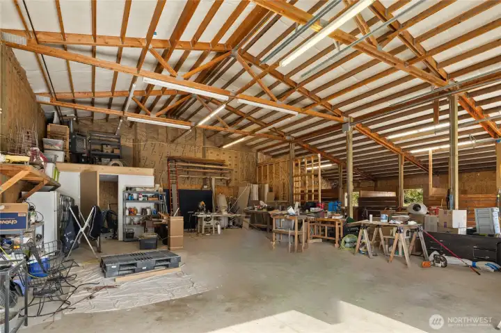 Large open shop with 200 amp service, heat and an office/room.