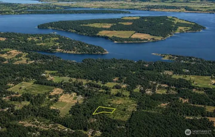 Overhead view with approximate boundaries in yellow.