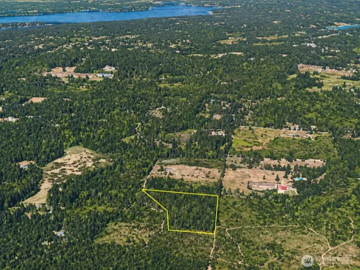 Overhead view with approximate boundaries in yellow.