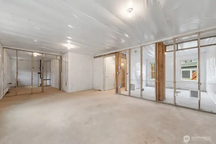 Photographs are for illustrative purposes only. Features, finishes, interior/exterior colors, landscaping and floorplan shown may vary from actual homes built