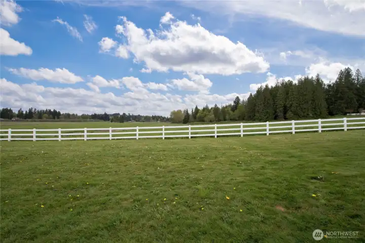 vinyl fencing
