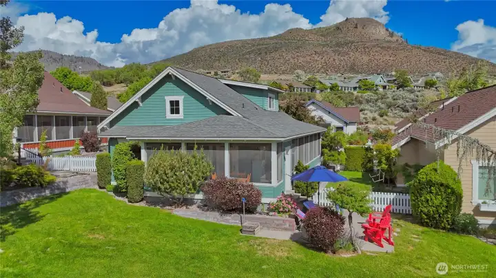Esteemed Chris Craft Cottage perfectly positioned within coveted Veranda Beach Resort along the tranquil shores of Lake Osoyoos. Esteemed Chris Craft Cottage perfectly positioned within coveted Veranda Beach Resort along the tranquil shores of Lake Osoyoos.