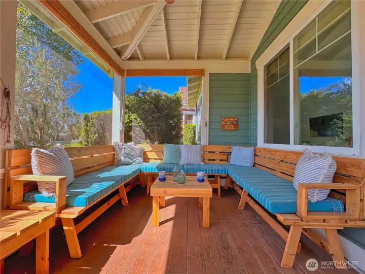 Spacious enclosed veranda offers the perfect setting for year-round entertaining and gathering with guests. Spacious enclosed veranda offers the perfect setting for year-round entertaining and gathering with guests.
