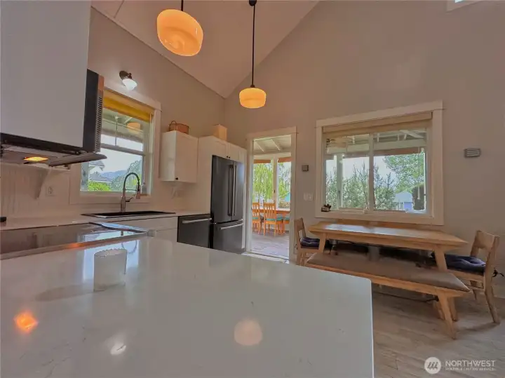 It's impossible to not enjoy cooking and entertaining here! It's impossible to not enjoy cooking and entertaining here!