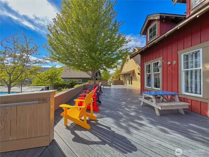 This great community space has plenty of space to gather to play or relax, including a fitness center and General Store on site. This great community space has plenty of space to gather to play or relax, including a fitness center and General Store on site.