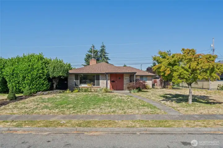 Classic mid-century charm in one of North Tacoma's most desirable neighborhoods, directly across from Kandle Park. Classic mid-century charm in one of North Tacoma's most desirable neighborhoods, directly across from Kandle Park.