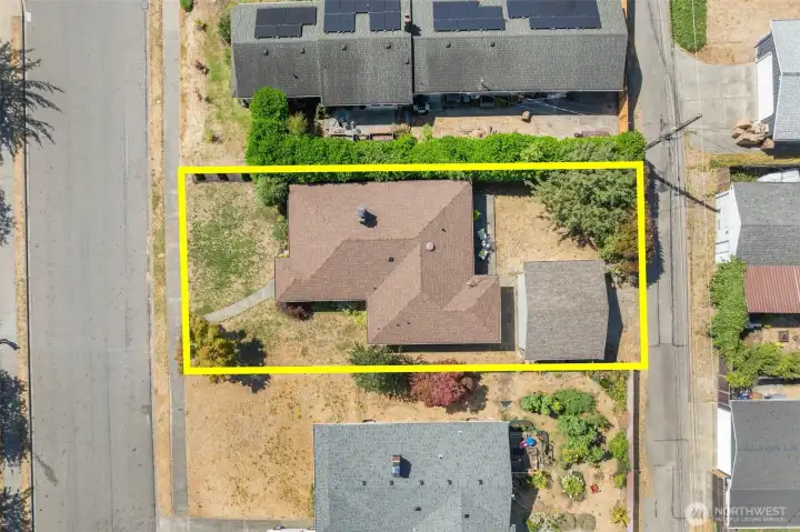 Approximate property boundaries shown for reference only. Approximate property boundaries shown for reference only.