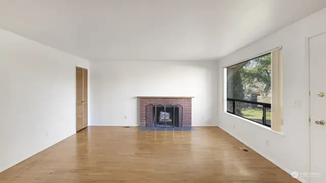 Bright and sun-lit living room