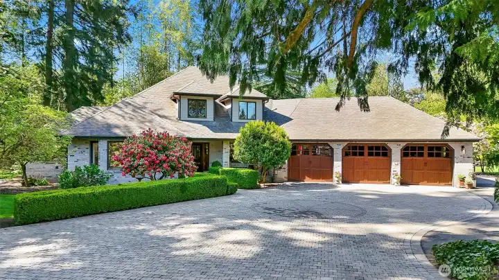 Custom paver driveway