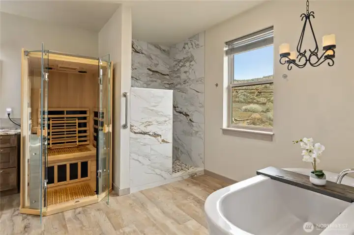 Free standing soaking tub