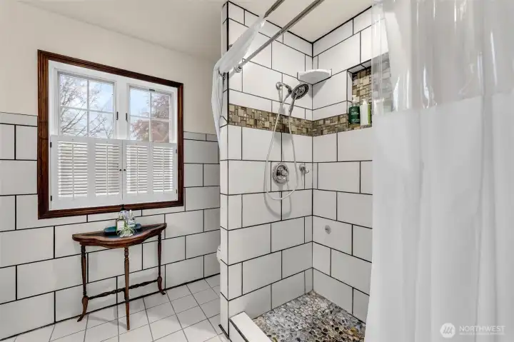 En-suite bath