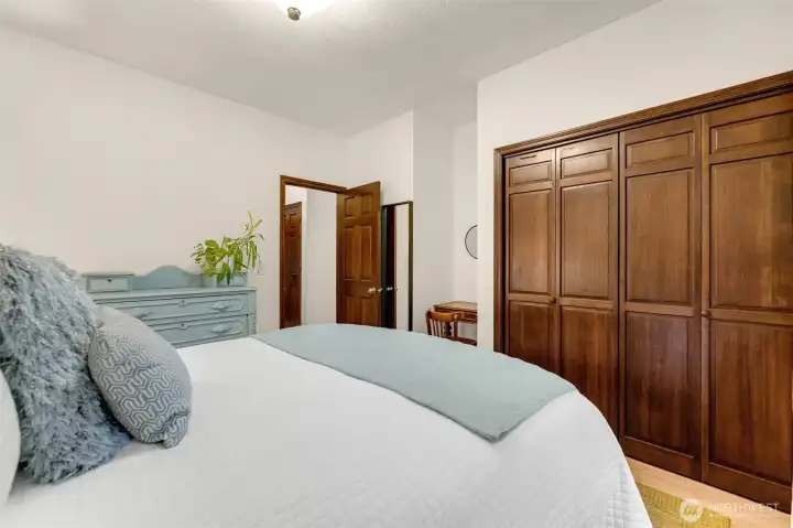 Bedroom upper