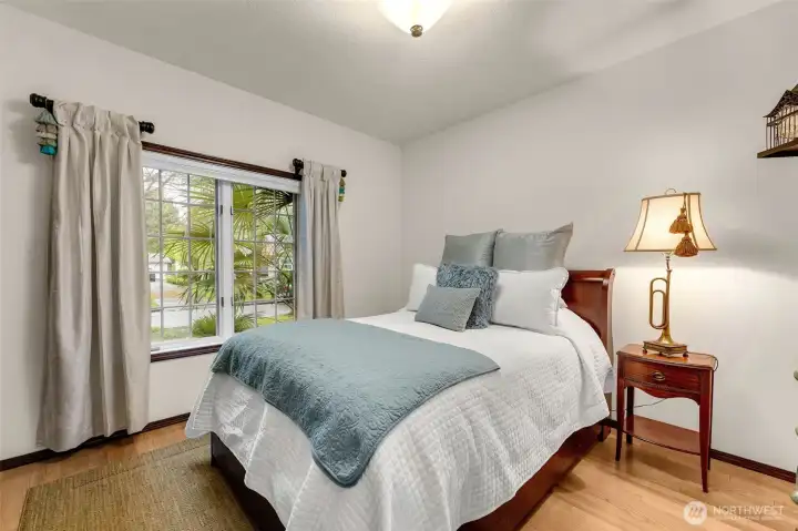 Bedroom upper