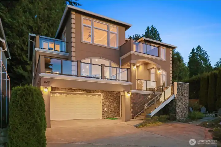 Built in 2007, this amazing view home offers nearly 6000 square feet.