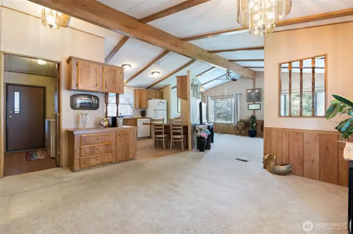 Family Room space is super clean and ready for you!